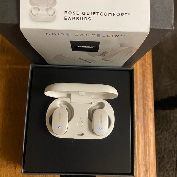 Bose Quiet Comfort Earbuds - Picture 4 of 4